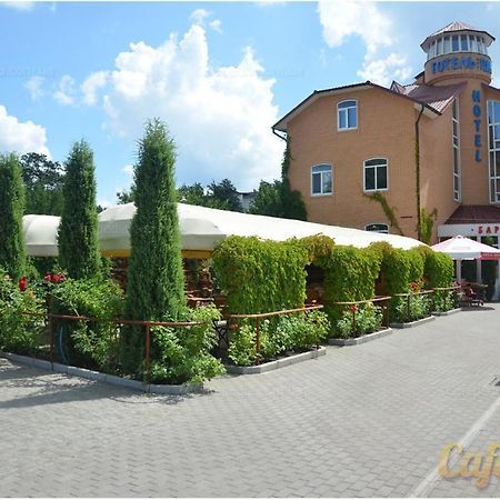 Pan Hotel Суми Екстериор снимка
